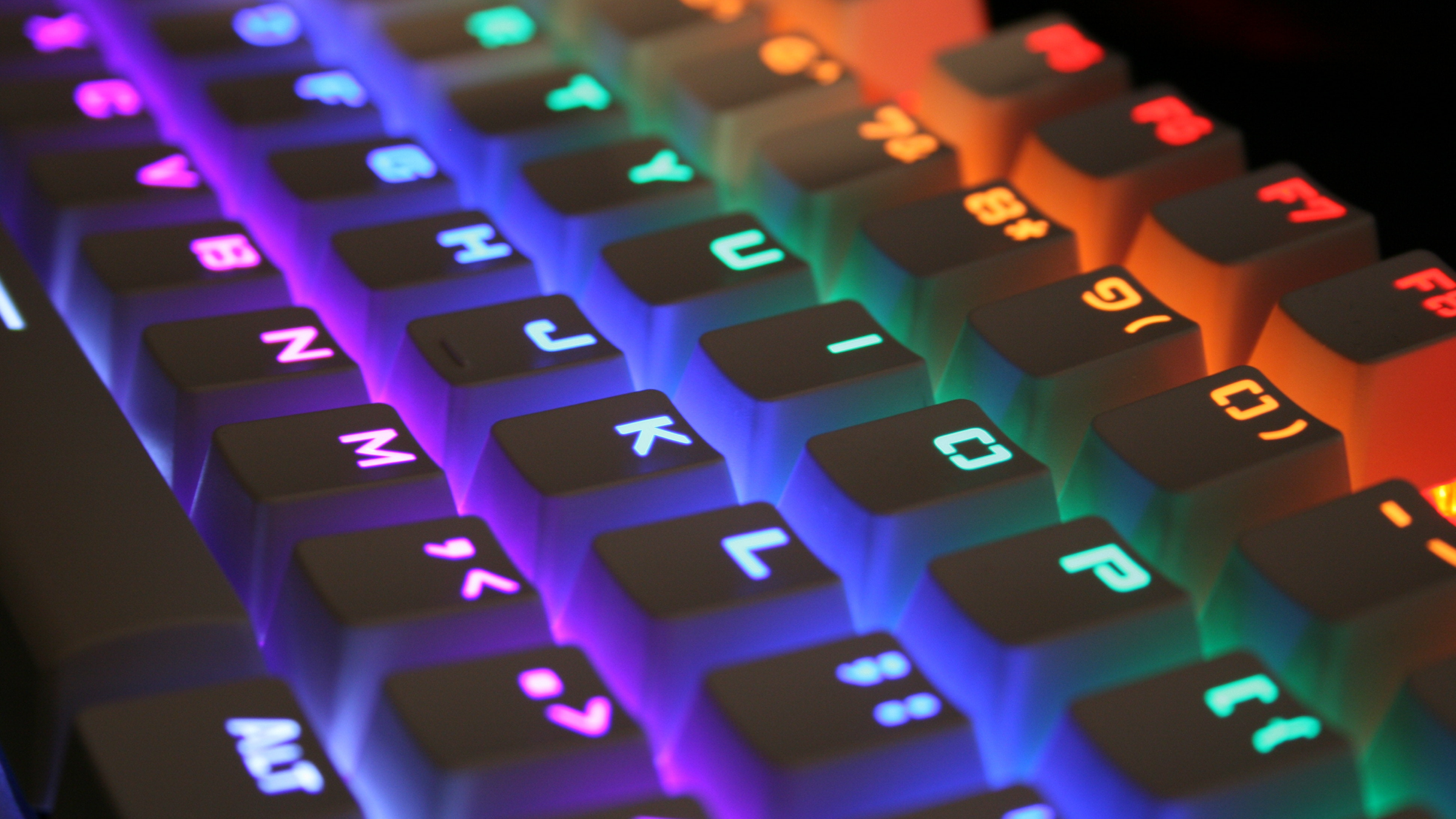 Un clavier illuminé. 